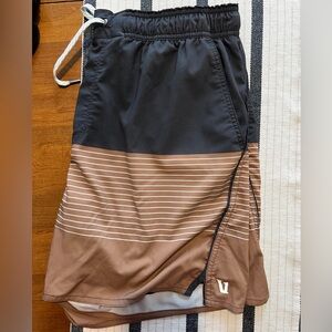 Vuori lined trail running short